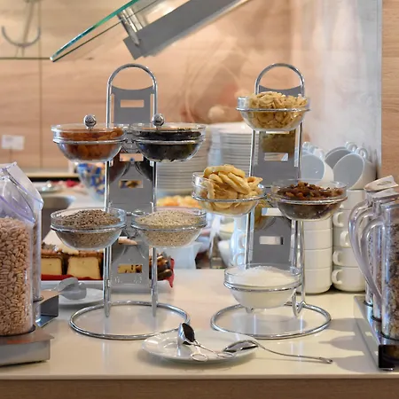 Amedia Elbpromenade Hotel 3*