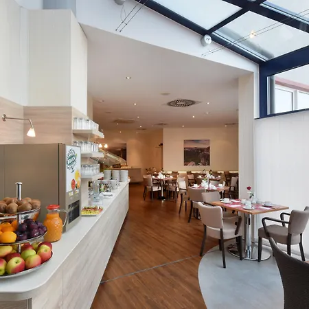 Amedia Elbpromenade Hotel 3*