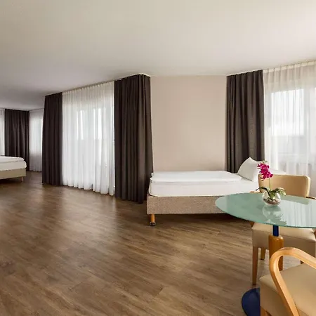 Hotel Amedia Elbpromenade 3*