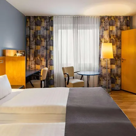 Amedia Elbpromenade 3* Dresden