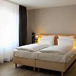 Amedia Elbpromenade, Trademark Collection By Wyndham ホテル 3*